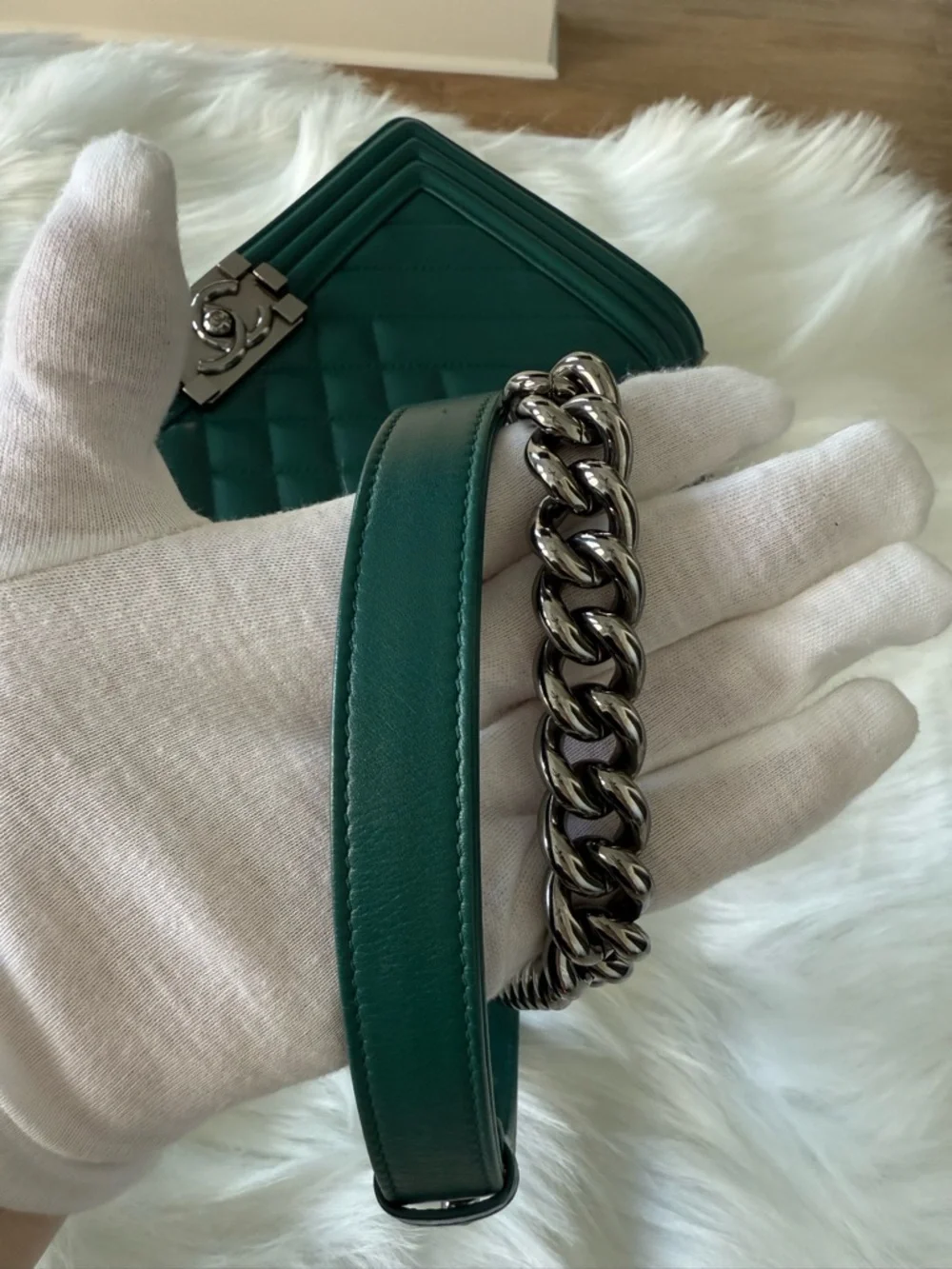 CHANEL: ✨RARE ✨Medium Teal Boy Bag *AUTHENTICATED* - Picture 13 of 15